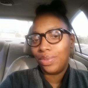 Meet your Posher, Adrianne